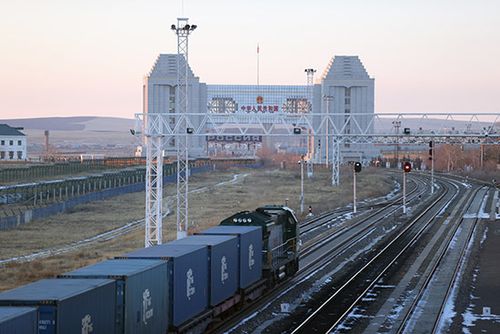 中俄最大陆路口岸2020年进出境国际货运列车12667列次
